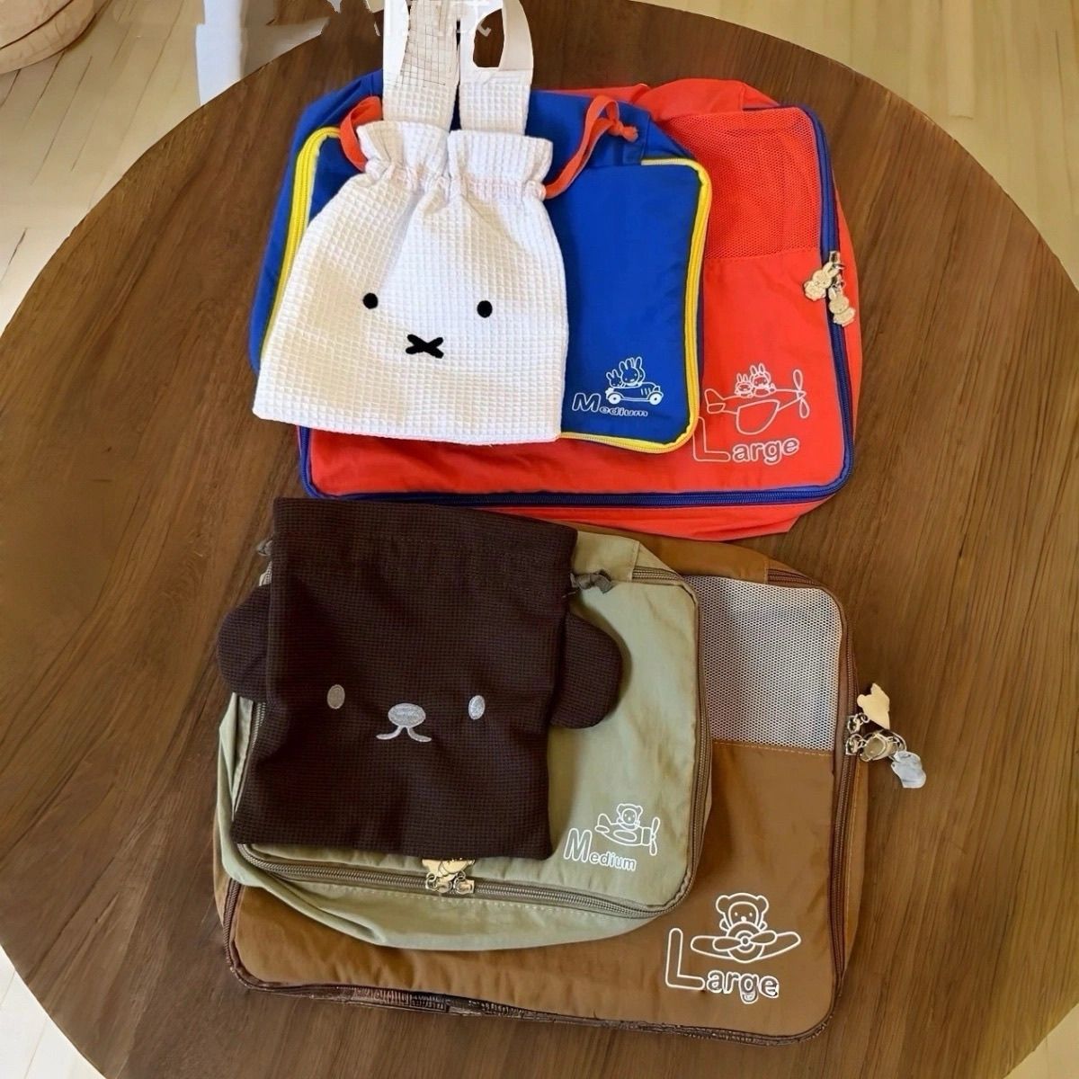 Travel Accessories For Japan Trip - Zestaw Trzech Torb Podróżnych Miffy na
