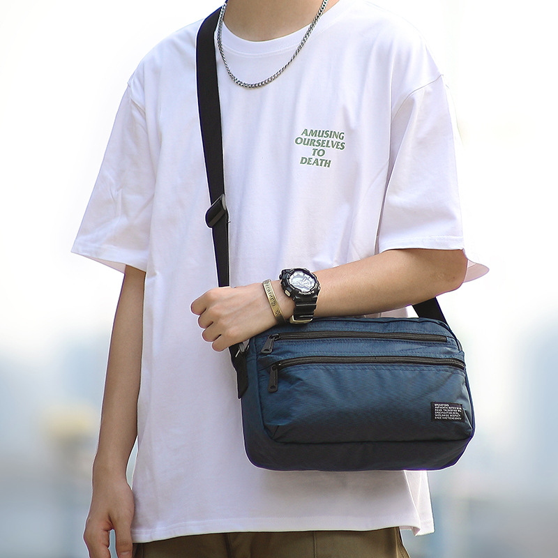 Minimalistyczna torba crossbod – Travel Accessories In Japan recenzja i cena