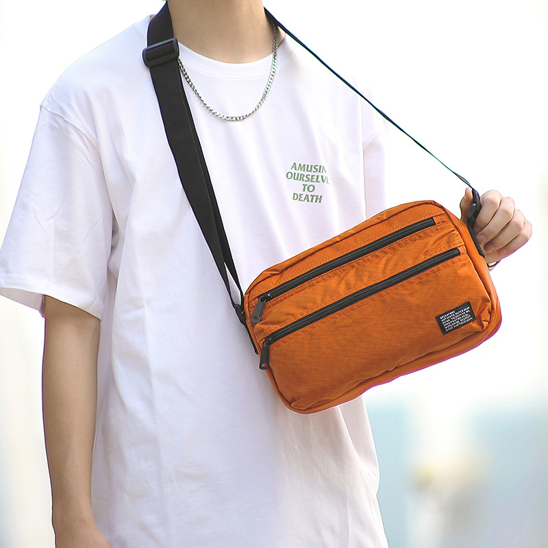 Minimalistyczna torba crossbod – Travel Accessories In Japan recenzja i cena